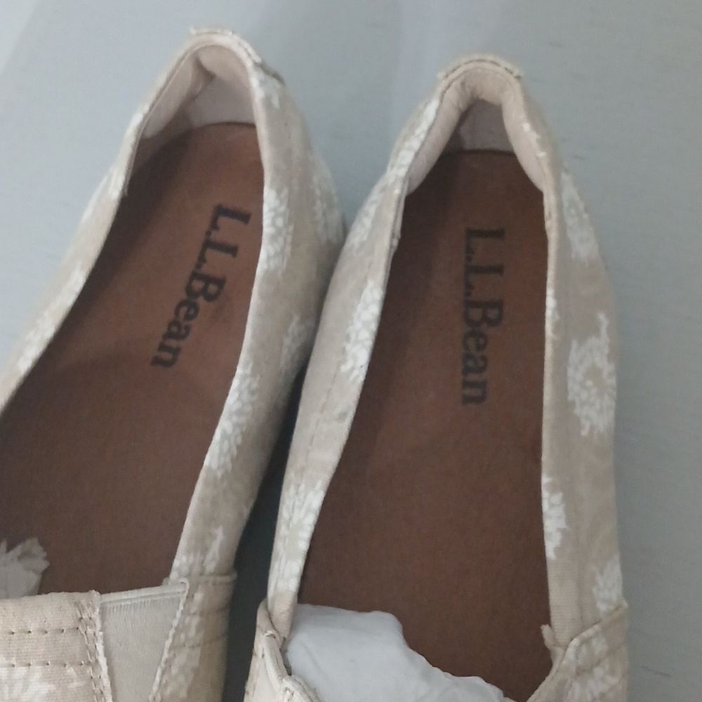 NWOT LLBean Women's Cream Slip-On Shoes, Sz 9 - Picture 3 of 5